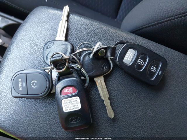 KMHD74LF2KU850109 Hyundai ELANTRA SE