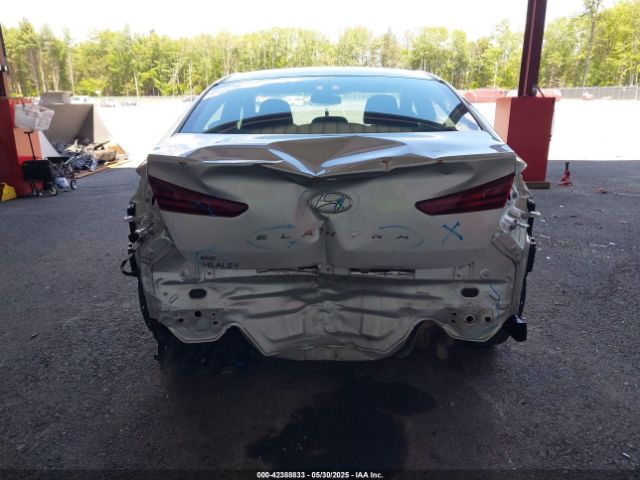 KMHD74LF2KU850109 Hyundai ELANTRA SE