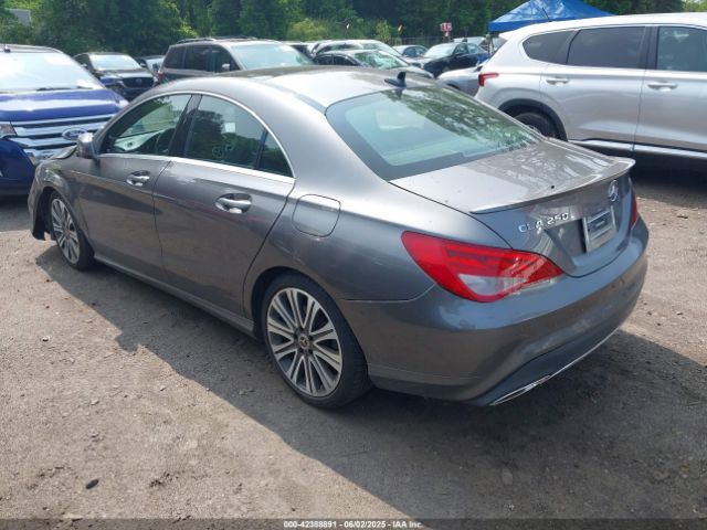 2018 MERCEDES-BENZ CLA 250 WDDSJ4GB4JN571361 Photo 2