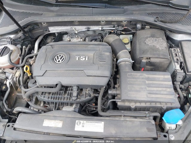 3VW217AU9FM102268 Volkswagen 2015