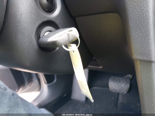 3VW217AU9FM102268 Volkswagen 2015