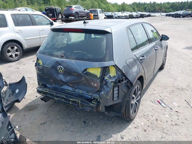 3VW217AU9FM102268 Volkswagen 2015