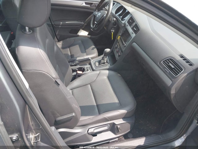 3VW217AU9FM102268 Volkswagen 2015