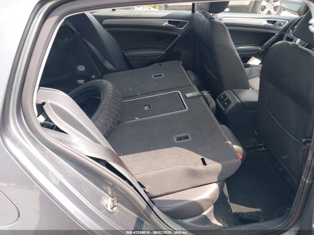 3VW217AU9FM102268 Volkswagen 2015