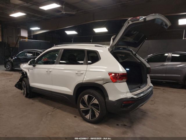 2024 VOLKSWAGEN TAOS 3VVUX7B25RM013259 Photo 2