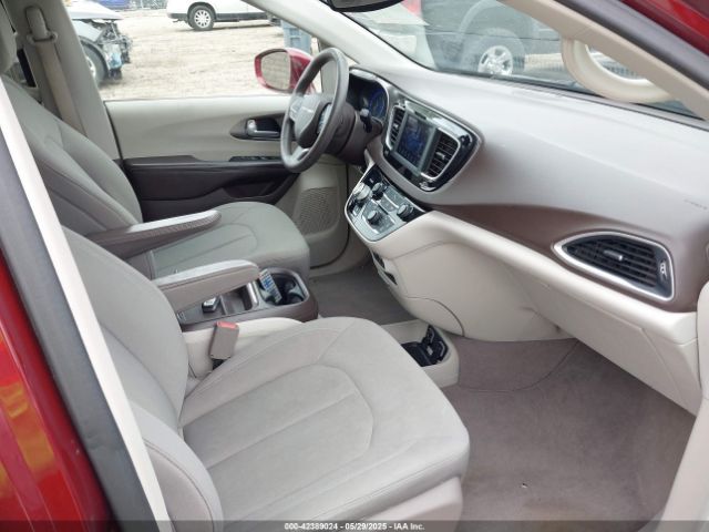 2018 CHRYSLER PACIFICA 2C4RC1FG8JR197953 Photo 4