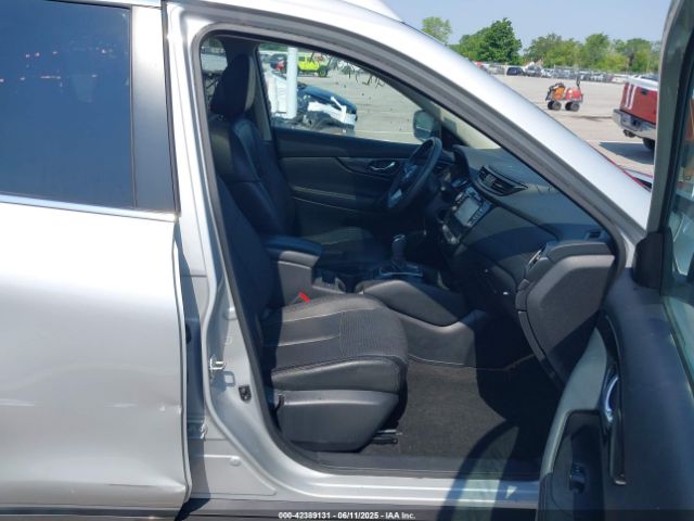 2017 NISSAN ROGUE 5N1AT2MV0HC832876 Photo 4