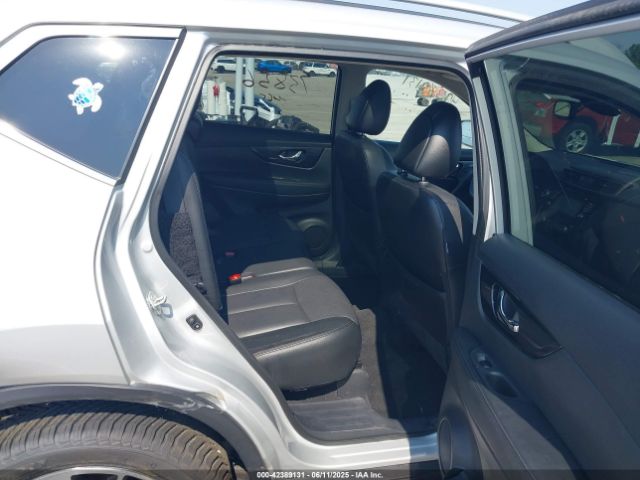 2017 NISSAN ROGUE 5N1AT2MV0HC832876 Photo 7