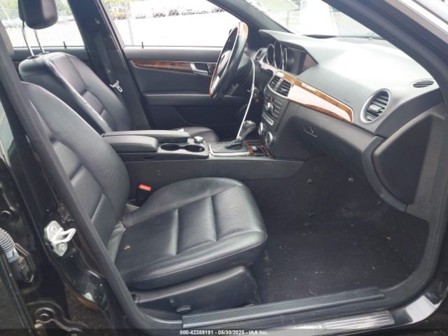 2012 MERCEDES-BENZ C 300 WDDGF8BB9CR205106 Photo 4