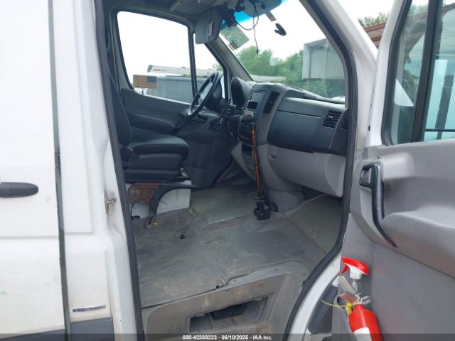 2011 MERCEDES-BENZ SPRINTER 2500 WD3PE8CB0B5610413 Photo 4