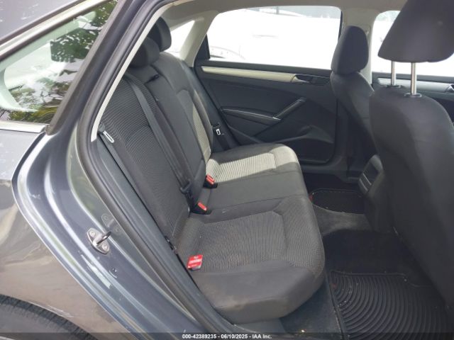 2017 VOLKSWAGEN PASSAT 1VWAT7A38HC077932 Photo 7