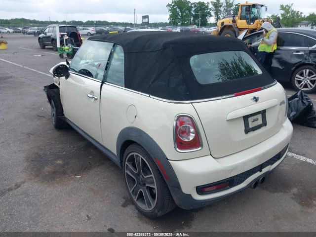 2011 MINI COOPER S WMWZP3C57BTX82937 Photo 2