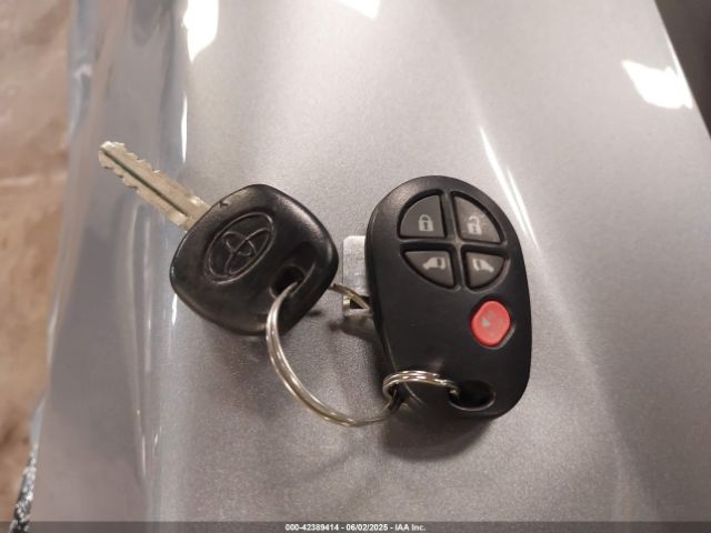 2018 TOYOTA SIENNA 5TDKZ3DCXJS915490 Photo 10