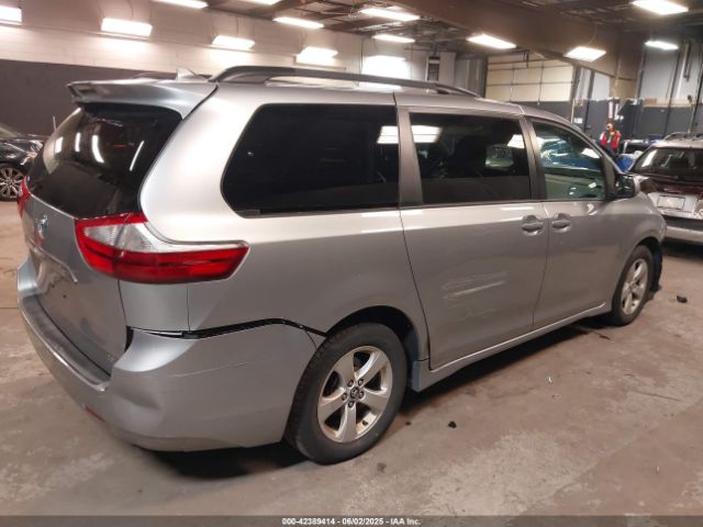 2018 TOYOTA SIENNA 5TDKZ3DCXJS915490 Photo 3