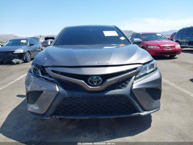 4T1B11HK2JU629279 Toyota CAMRY SE