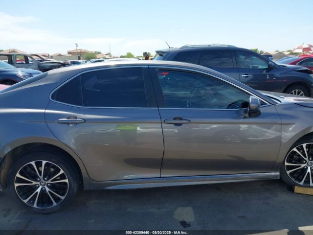 4T1B11HK2JU629279 Toyota CAMRY SE