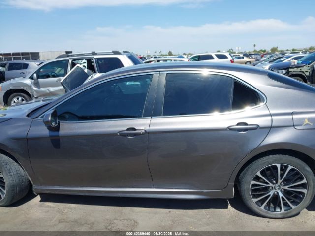 4T1B11HK2JU629279 Toyota CAMRY SE