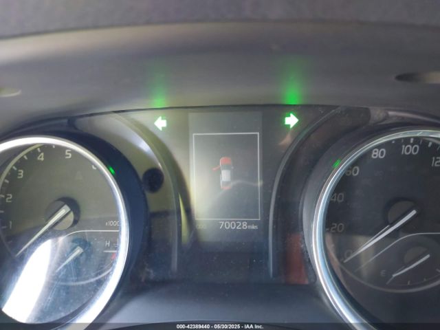 4T1B11HK2JU629279 Toyota CAMRY SE