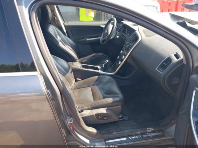 2016 VOLVO XC60 YV440MDMXG2792045 Photo 4