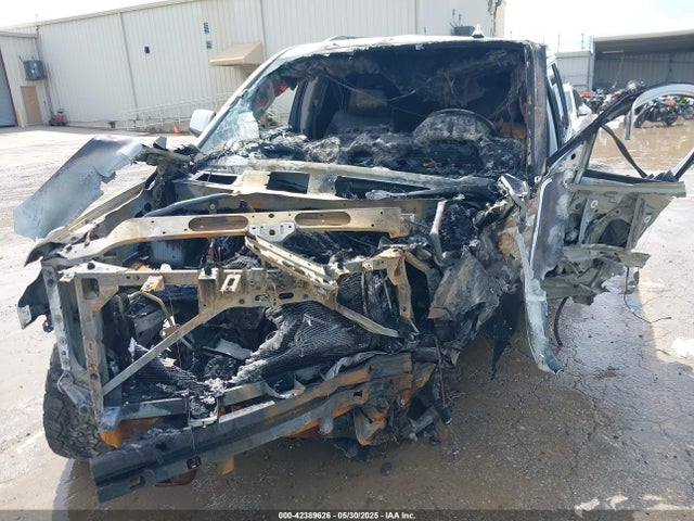 1GNSKHKC3HR111469 Chevrolet l83 - sidi: spark ignited direct injection, vvt: variable valve timing, afm, e85 max, alum