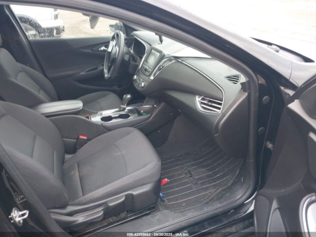 2017 CHEVROLET MALIBU 1G1ZE5ST1HF269977 Photo 4