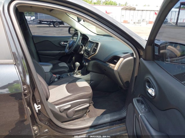 1C4PJLAB0FW546980 Jeep Cherokee Sport
