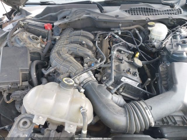 1FA6P8AM4F5329744 Ford Mustang V6