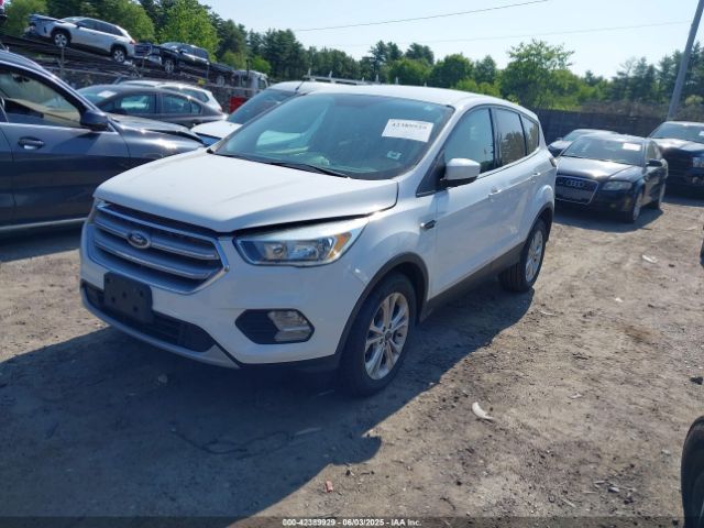 1FMCU9GD2HUD80571 Ford ESCAPE SE