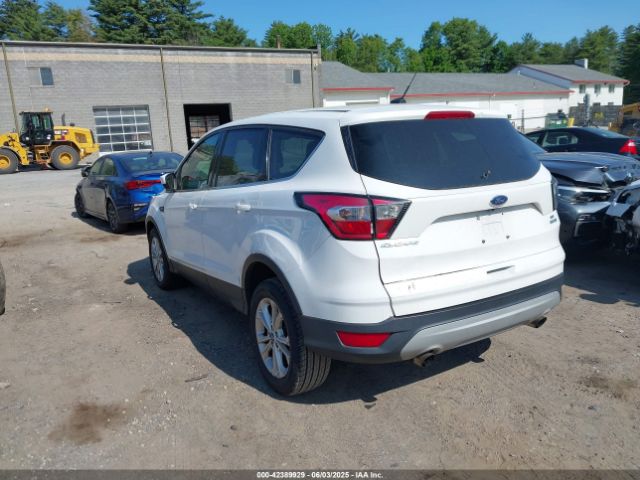 1FMCU9GD2HUD80571 Ford ESCAPE SE