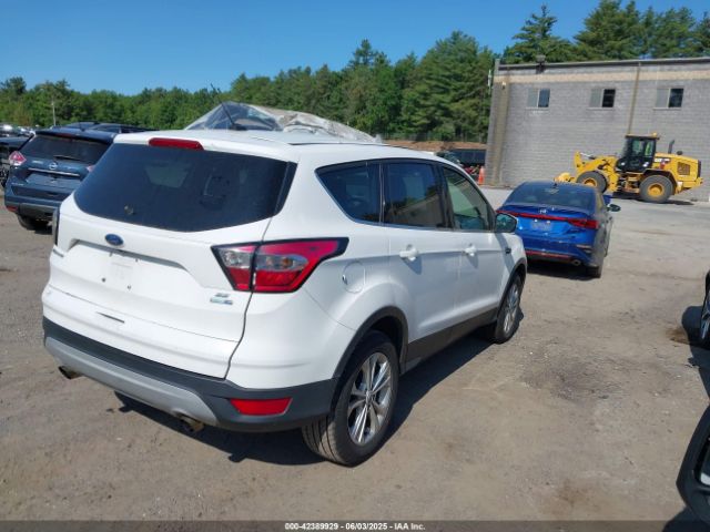 1FMCU9GD2HUD80571 Ford ESCAPE SE