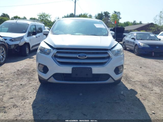1FMCU9GD2HUD80571 Ford ESCAPE SE