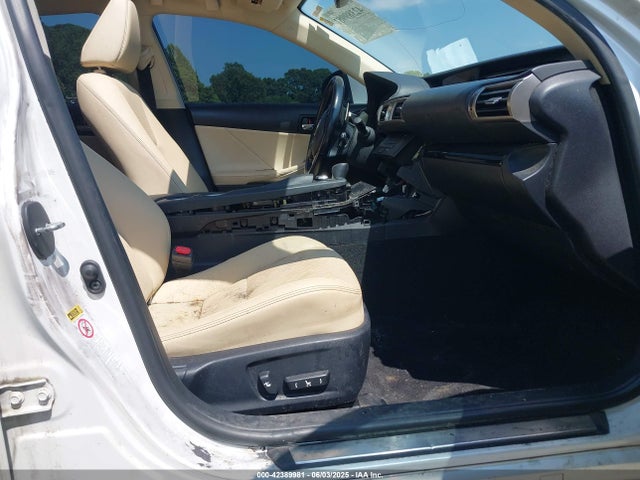 Lexus IS 300 2016 JTHCM1D26G5011146 Image 5