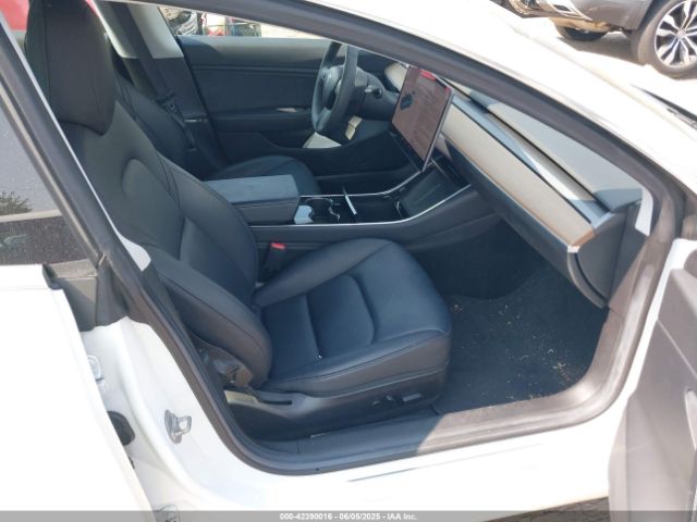 2019 TESLA MODEL 3 5YJ3E1EB3KF530370 Photo 4