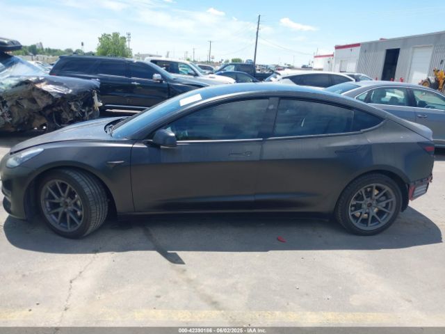 5YJ3E1EB2JF097574 Tesla MODEL 3