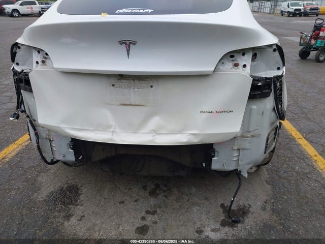 5YJYGDEE0MF075606 Tesla 2021