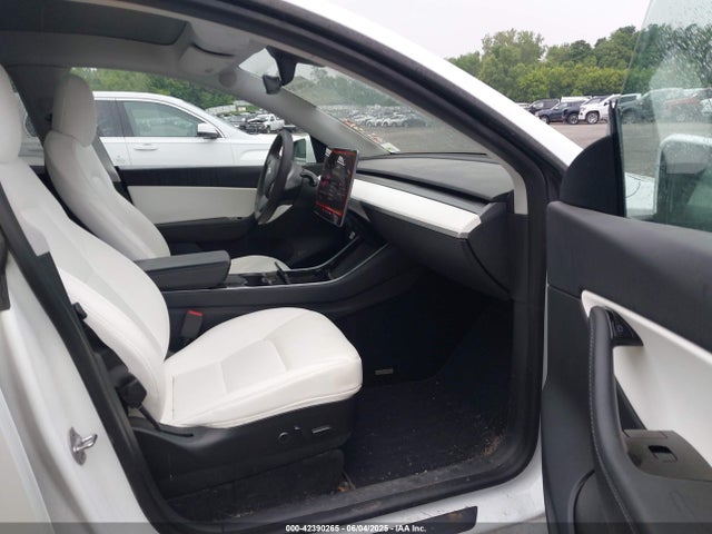 2021 TESLA MODEL Y 5YJYGDEE0MF075606 Photo 4