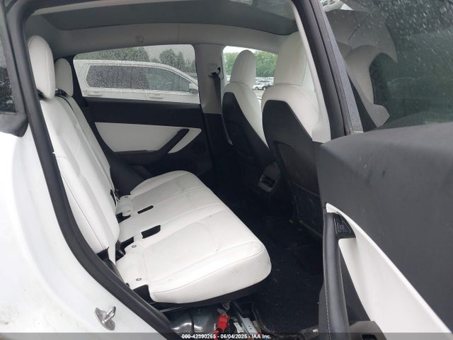 2021 TESLA MODEL Y 5YJYGDEE0MF075606 Photo 7