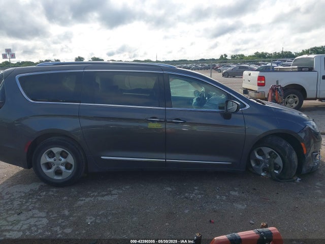 Chrysler 2017 2017 2C4RC1EG1HR520896 Image 13