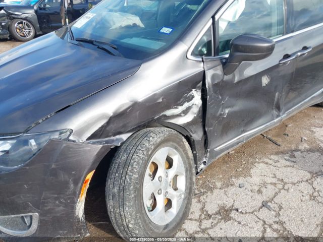2017 CHRYSLER PACIFICA 2C4RC1EG1HR520896 Photo 5