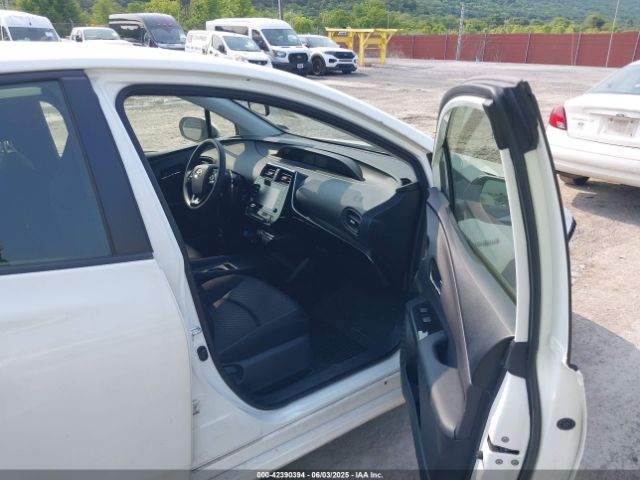 JTDKAMFU7M3147668 Toyota Prius Le