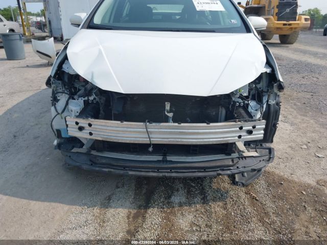 JTDKAMFU7M3147668 Toyota Prius Le