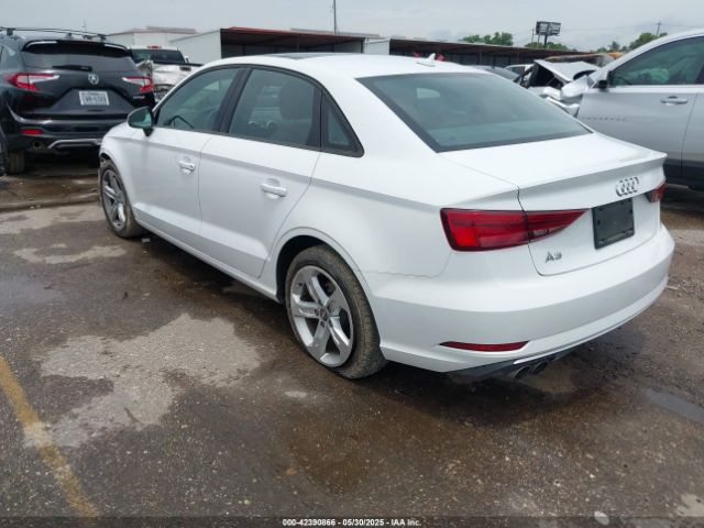 2017 AUDI A3 WAUAUGFF0H1024265 Photo 2