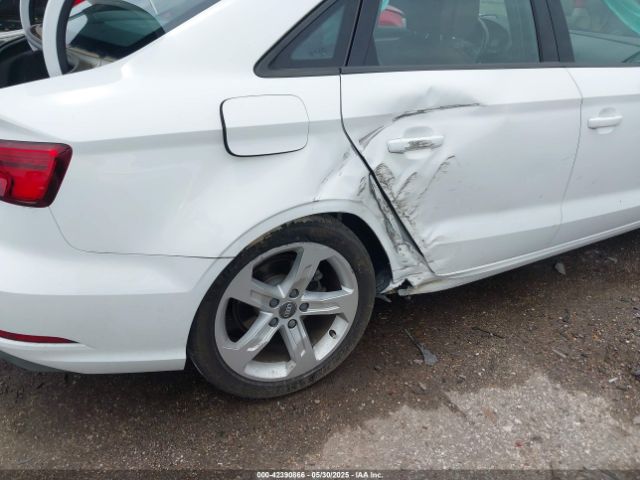2017 AUDI A3 WAUAUGFF0H1024265 Photo 5