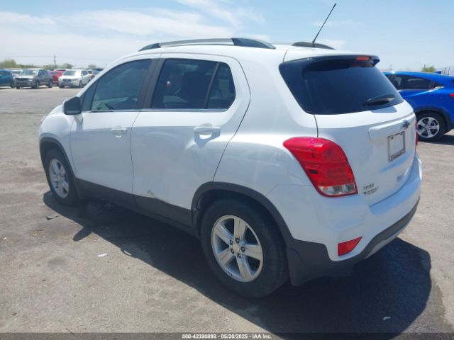2020 CHEVROLET TRAX 3GNCJLSB0LL215581 Photo 2
