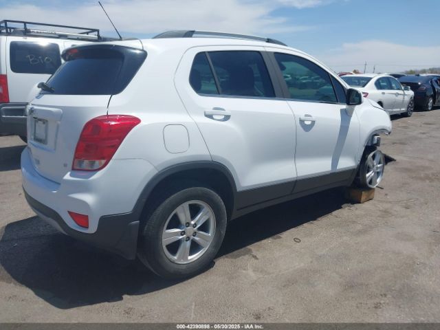 2020 CHEVROLET TRAX 3GNCJLSB0LL215581 Photo 3