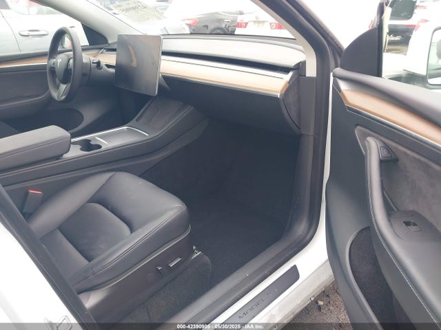 2023 TESLA MODEL Y 7SAYGDEE2PF610507 Photo 4