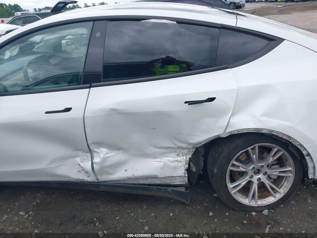 2023 TESLA MODEL Y 7SAYGDEE2PF610507 Photo 5