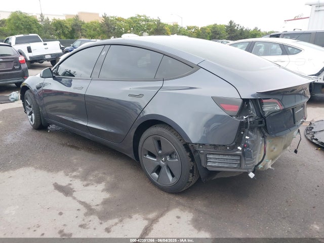 2022 TESLA MODEL 3 5YJ3E1EB2NF259483 Photo 2