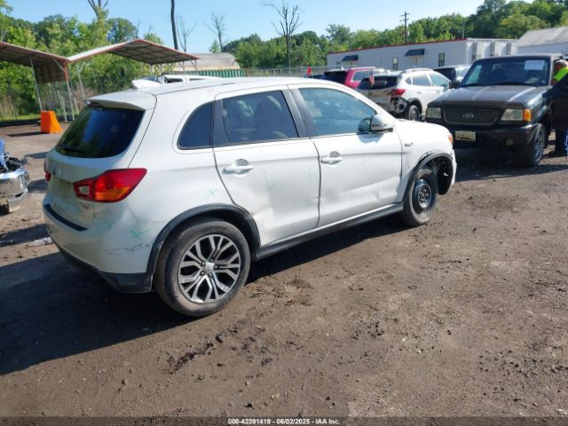 2017 MITSUBISHI OUTLANDER SPORT JA4AP3AU1HZ060180 Photo 3