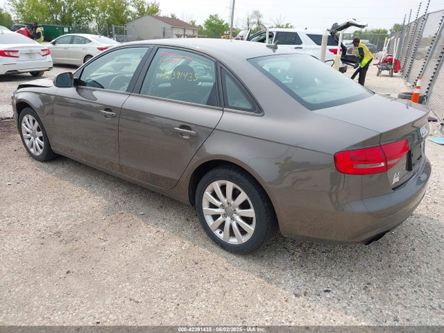 2014 AUDI A4 WAUAFAFL7EN025740 Photo 2